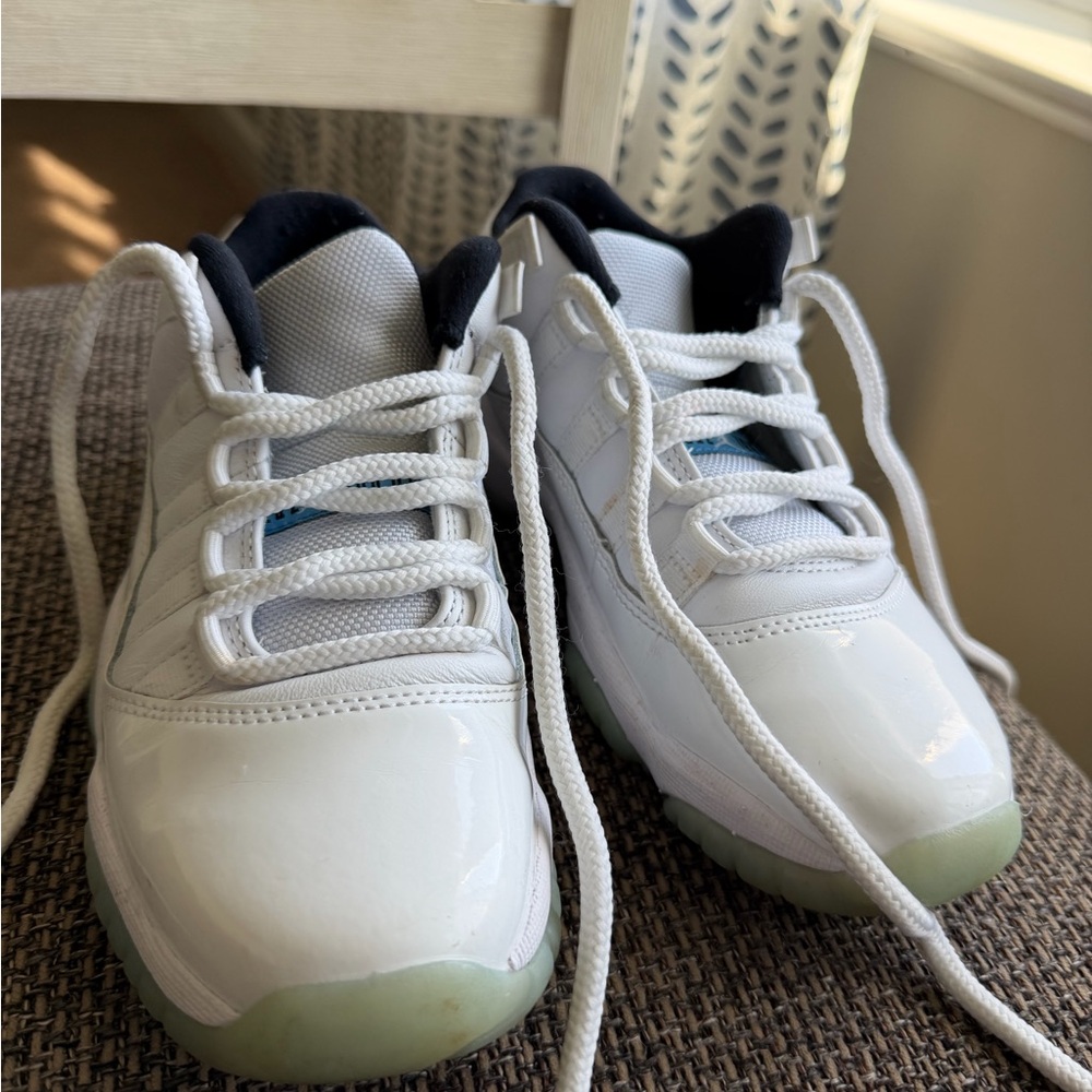 Air Jordan 11 Low Legend Blue (Columbia) Youth 5